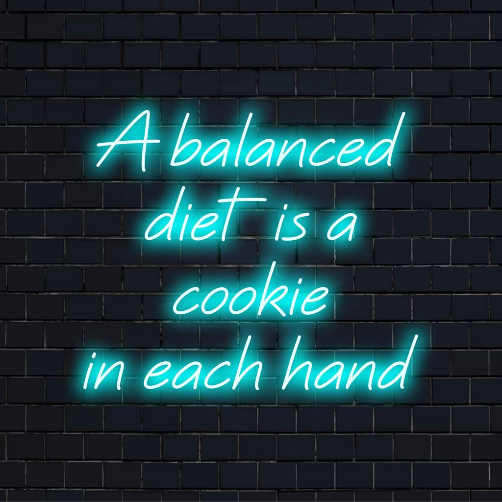 Insegna al neon LED personalizzata con una divertente citazione sui biscotti in equilibrio su entrambe le mani, perfetta per una decorazione murale originale.
