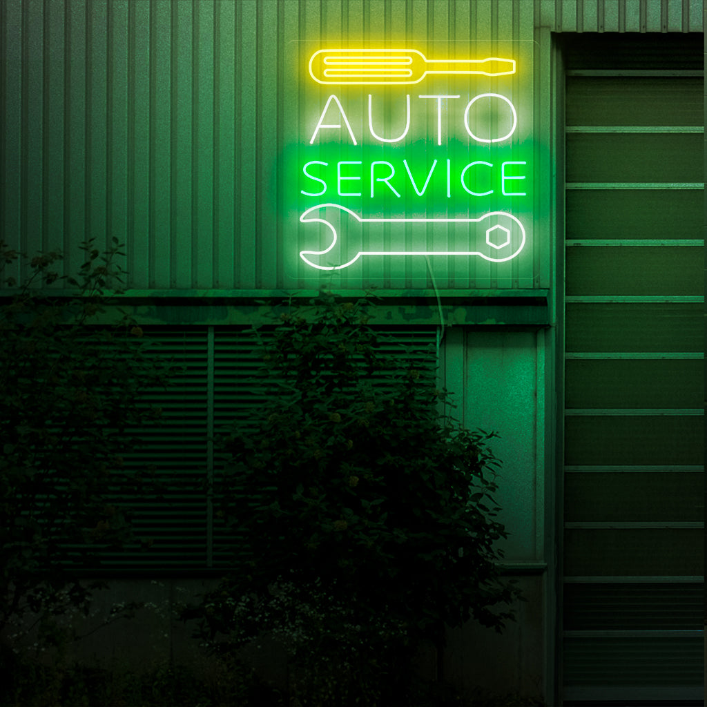 „Auto Service Neon Sign“ – Výrazné neonové světlo s klasickým znázorněním autoservisu, vdechující retro kouzlo a signalizující závazek ke kvalitní péči ve vašem automobilovém podniku nebo garáži.