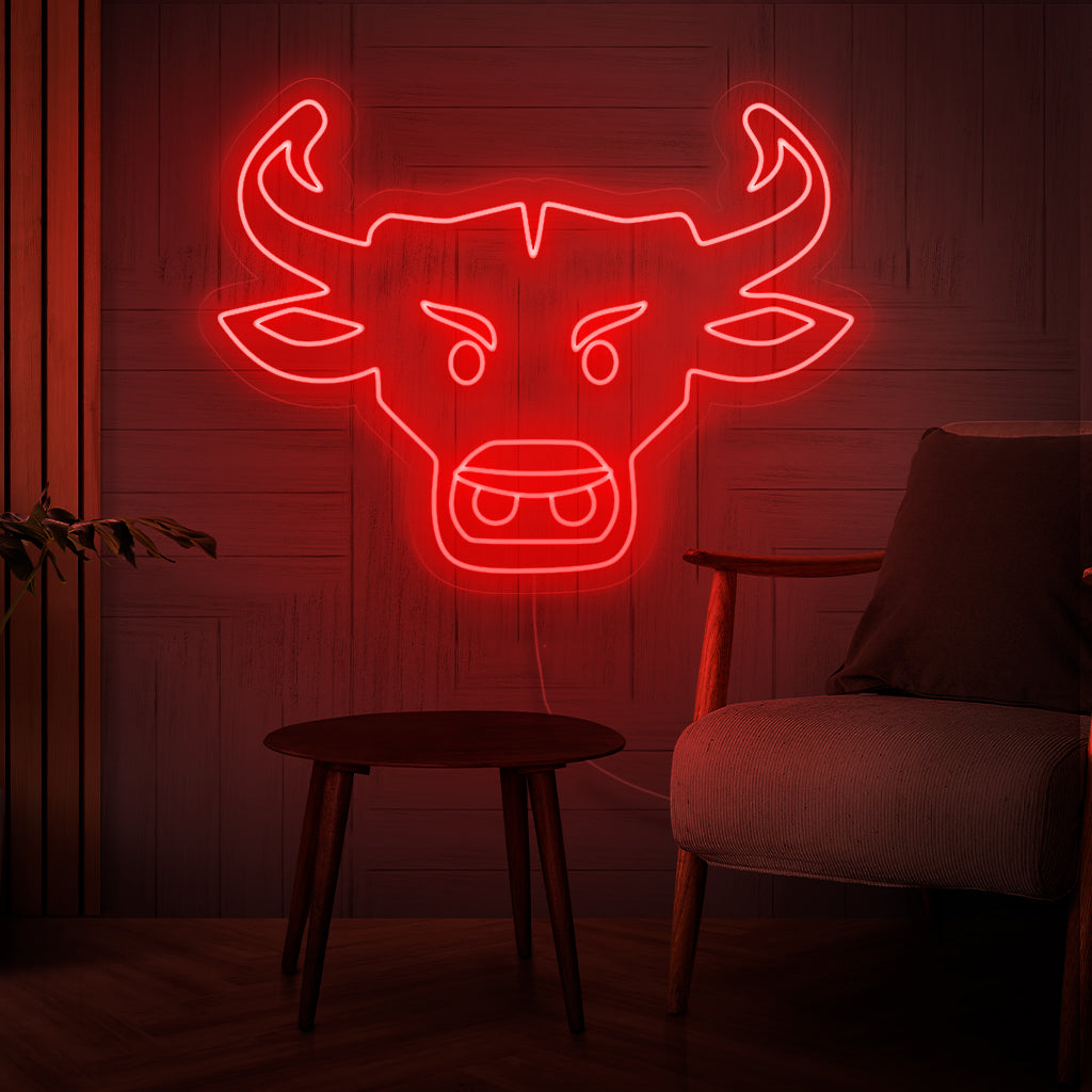 „Bull Head Neon Sign” - O lumină neon îndrăzneață care prezintă imaginea emblematică a unui cap de taur, dând putere, hotărâre și farmec de sud-vest în spațiul tău de locuit.
