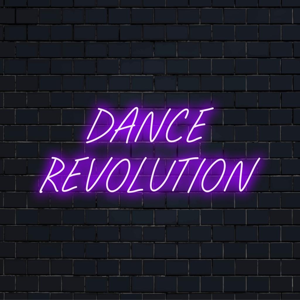 Προσαρμοσμένη επιγραφή LED ορθογραφία Dance Revolution σε ζωντανά χρώματα. τέλεια τέχνη νέον για ζωηρή διακόσμηση.