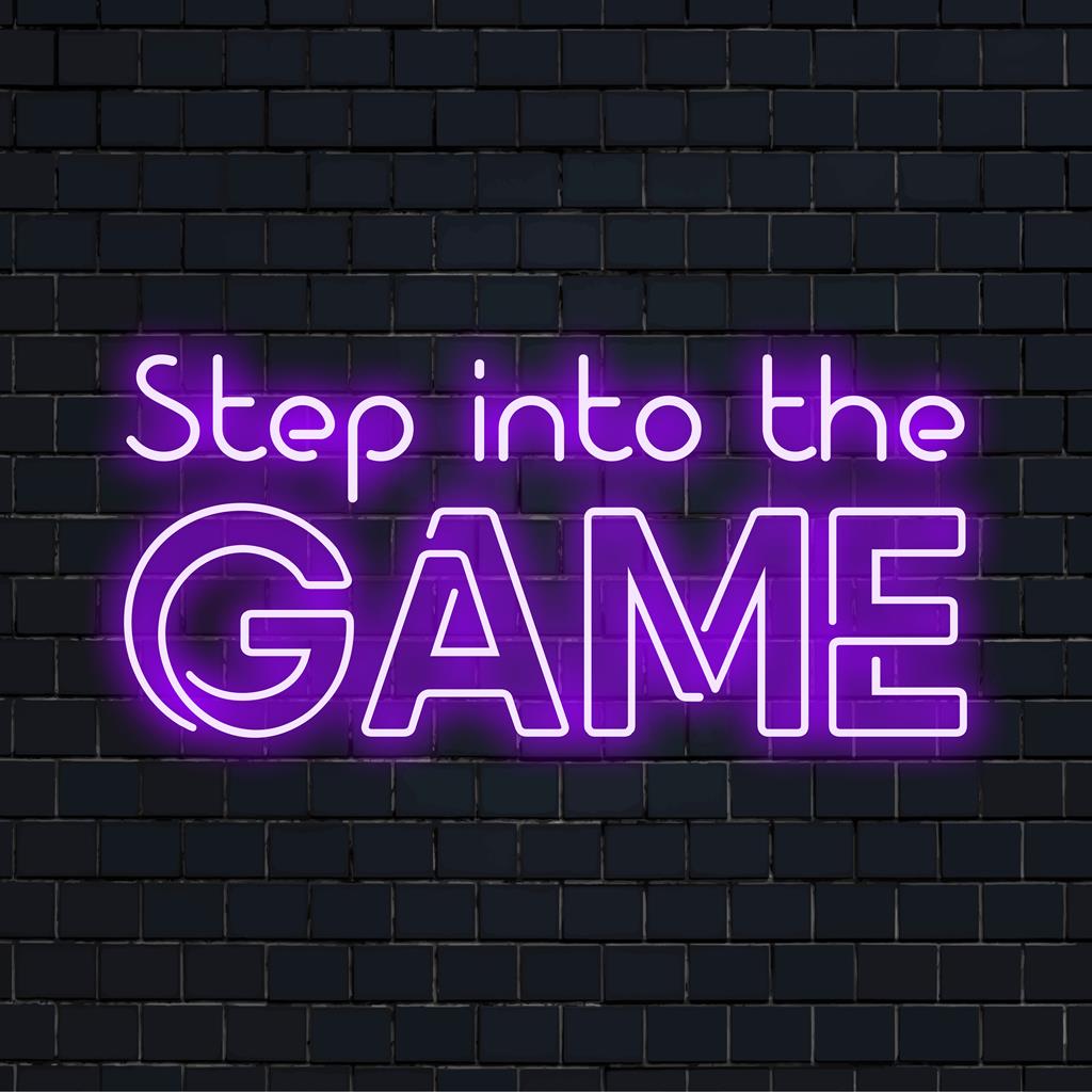 Προσαρμοσμένη επιγραφή LED νέον με τη φράση Step Into The Game, ιδανική για ζωντανή διακόσμηση δωματίου και κινητήρια ατμόσφαιρα.