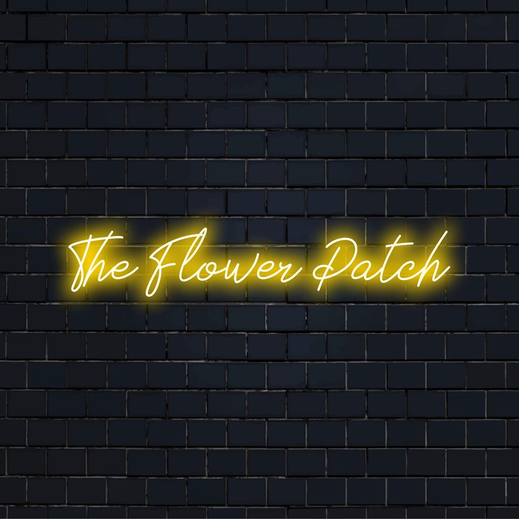 Enseigne au néon LED personnalisée nommée The Flower Patch ; la lueur vibrante s'adapte à n'importe quel espace, mettant en valeur votre style dans un décor lumineux au néon.