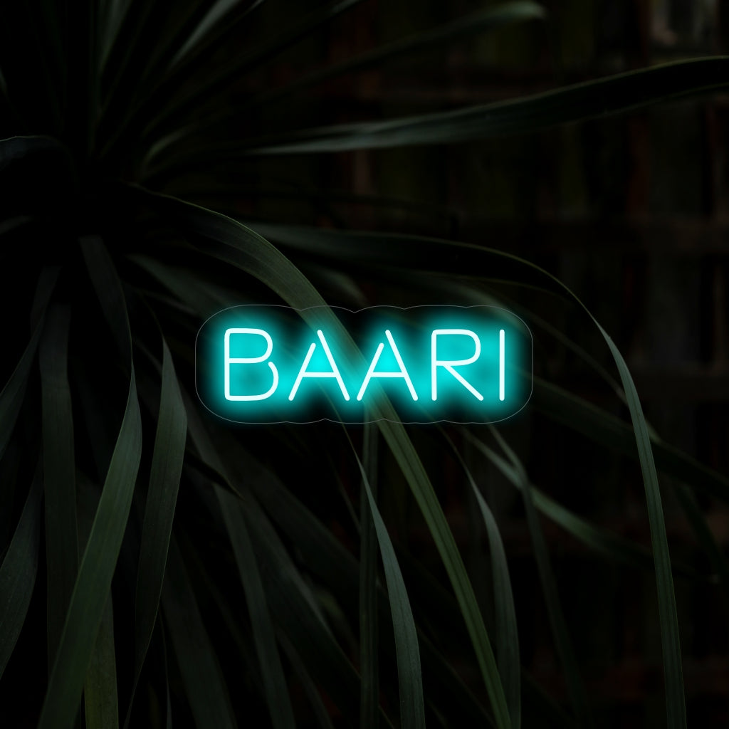 « Baari Neon Sign » - Une lumière néon animée avec le mot finlandais « Baari », insufflant de l'énergie et du style à votre bar ou pub.