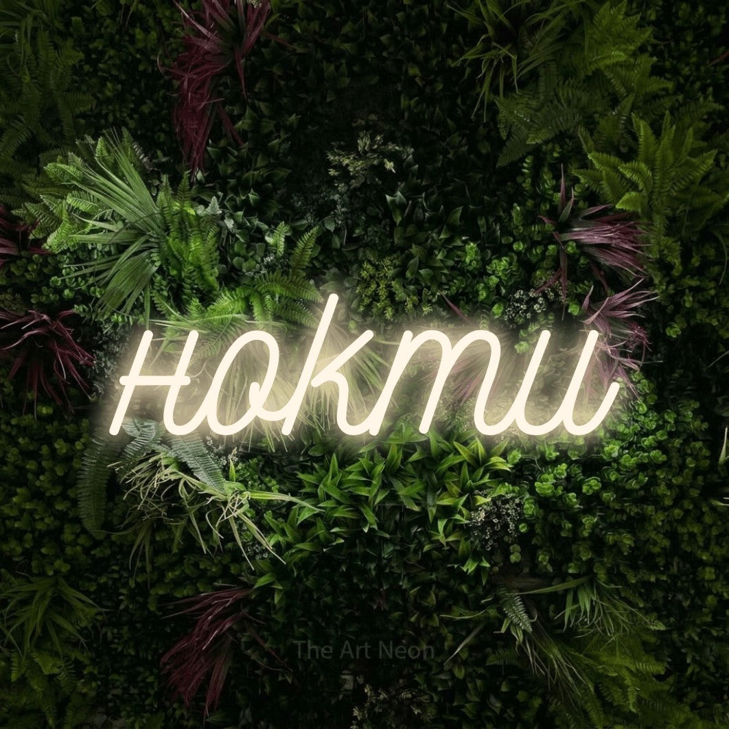 LED neon sign reading “нокти”, arranged in a single line.
