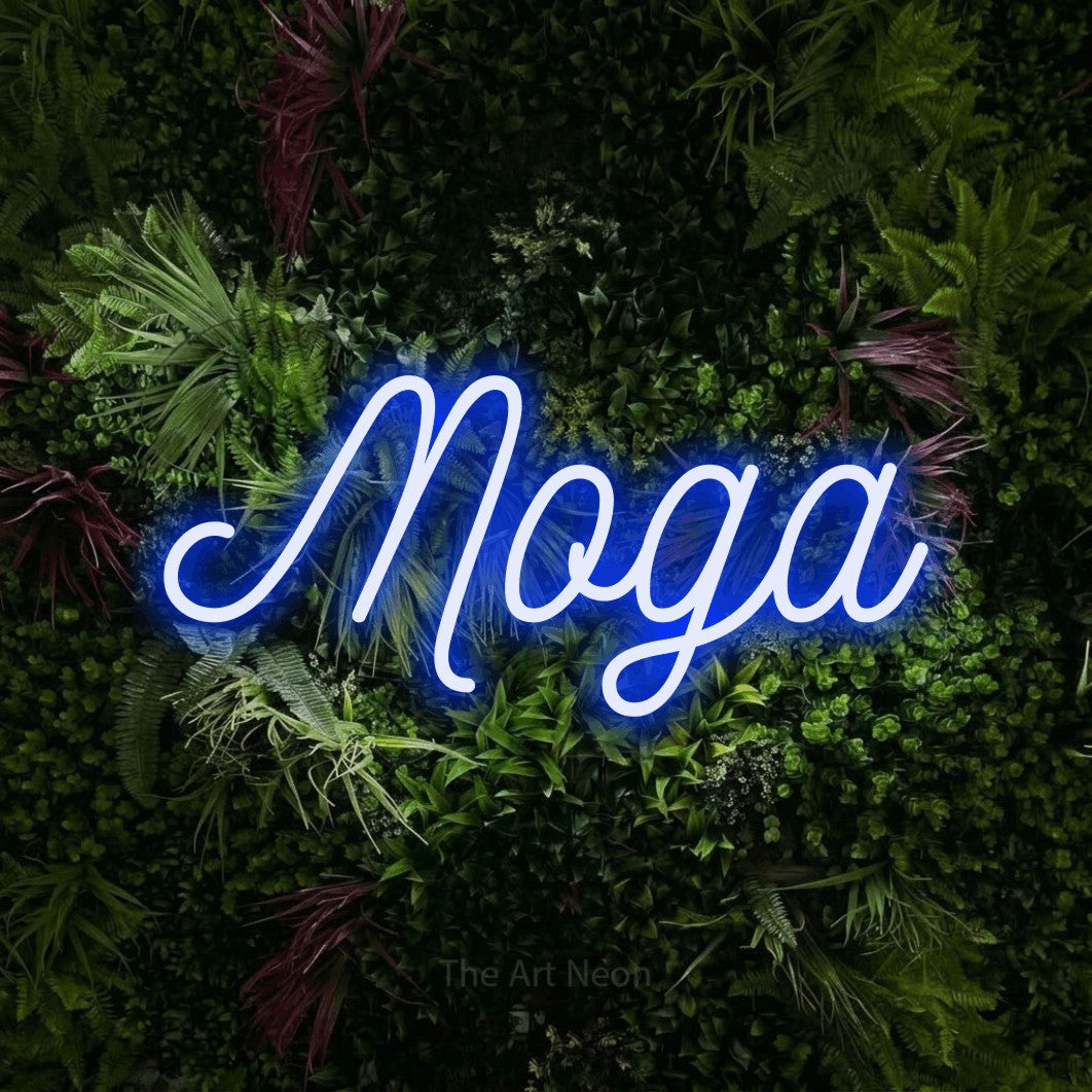 LED neon sign reading “Мода”, arranged in a single line.
