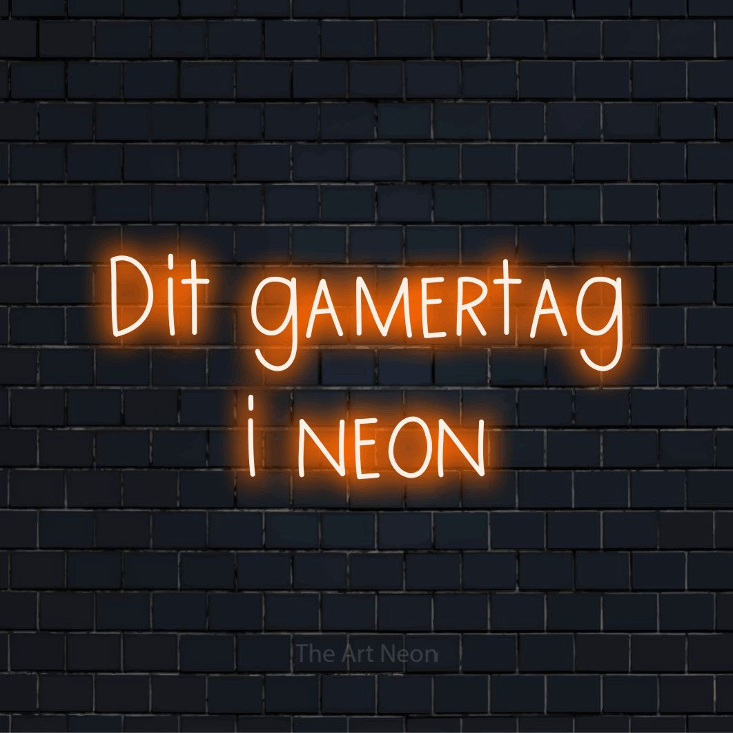 Personligt neonskilt med teksten “Dit gamertag i neon” på en sort murstensvæg