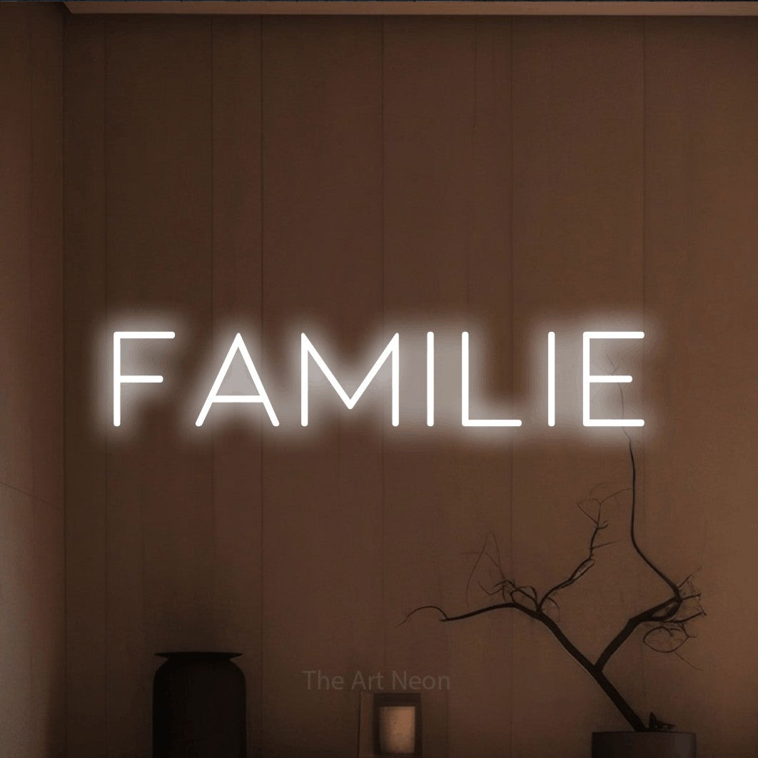 LED neon sign reading “Familie”, arranged in a single line.