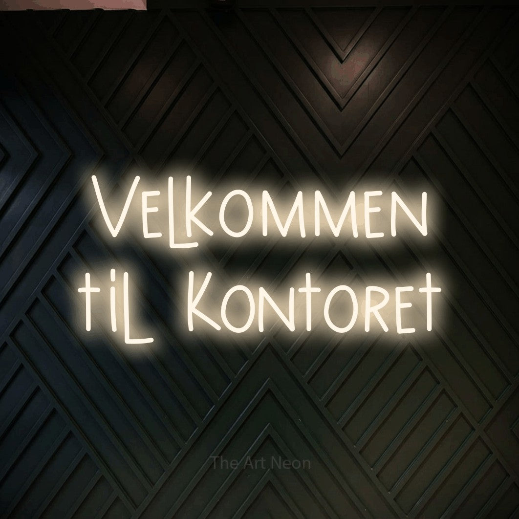 LED neon sign reading “Velkommen til Kontoret”, arranged in 2 lines.