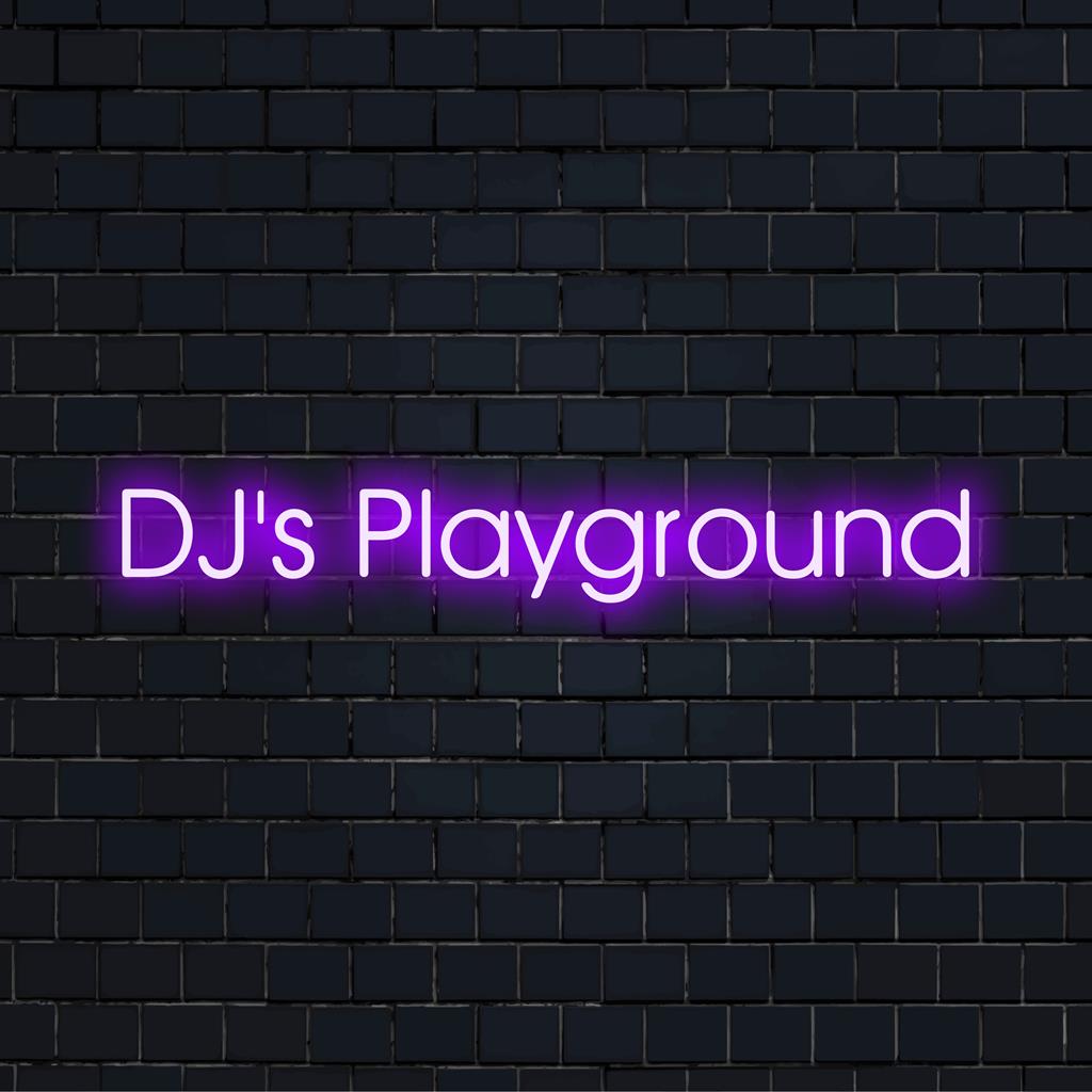Un panou luminos cu neon LED personalizat care citește Dj's Playground, ideal pentru decor unic sau îmbunătățire personalizată a luminii.