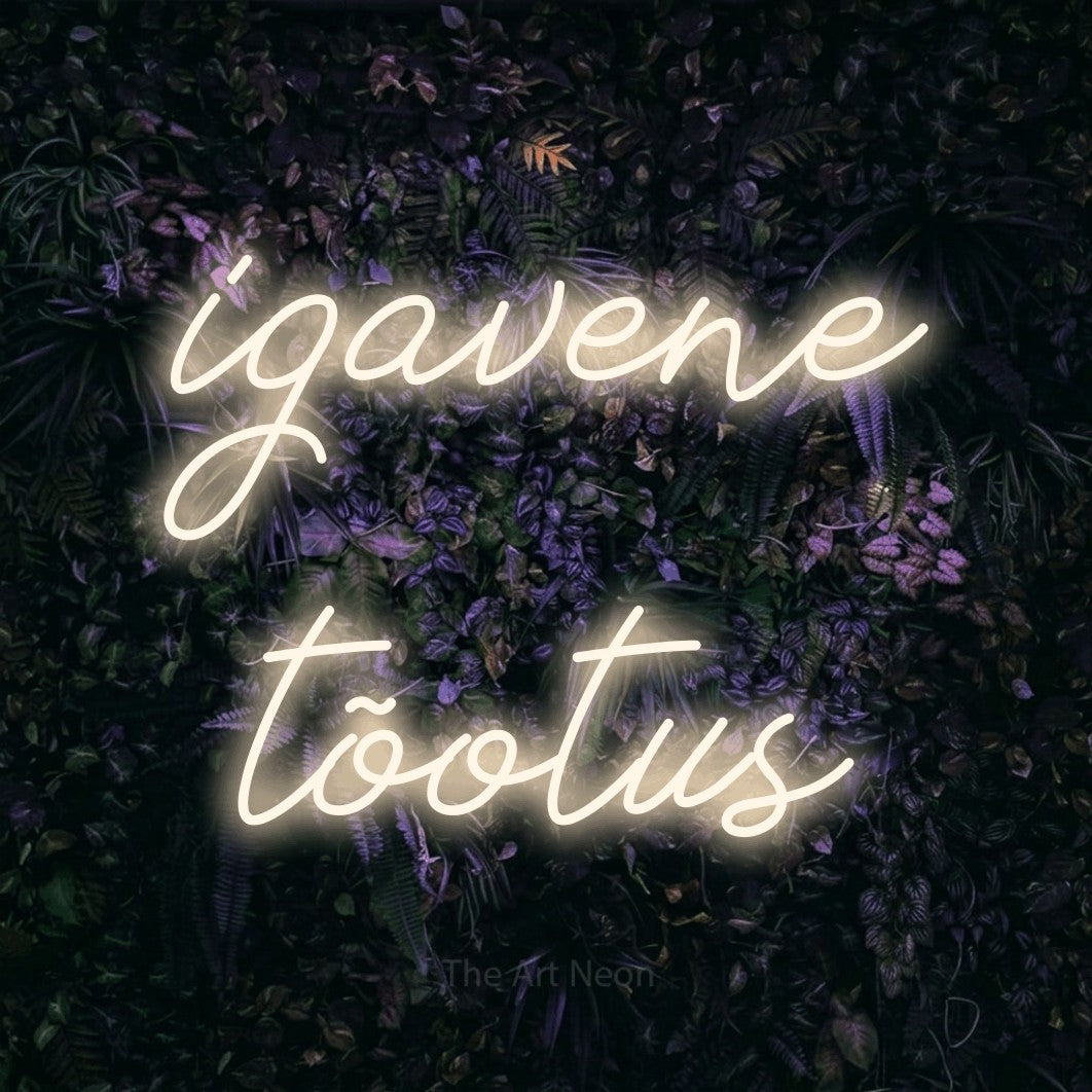 LED neon sign reading “igavene tõotus”, arranged in 2 lines.