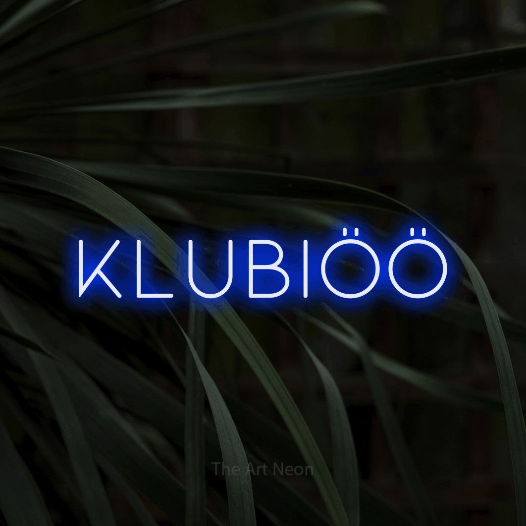 LED neon sign reading “KLUBIÖÖ”, arranged in a single line.