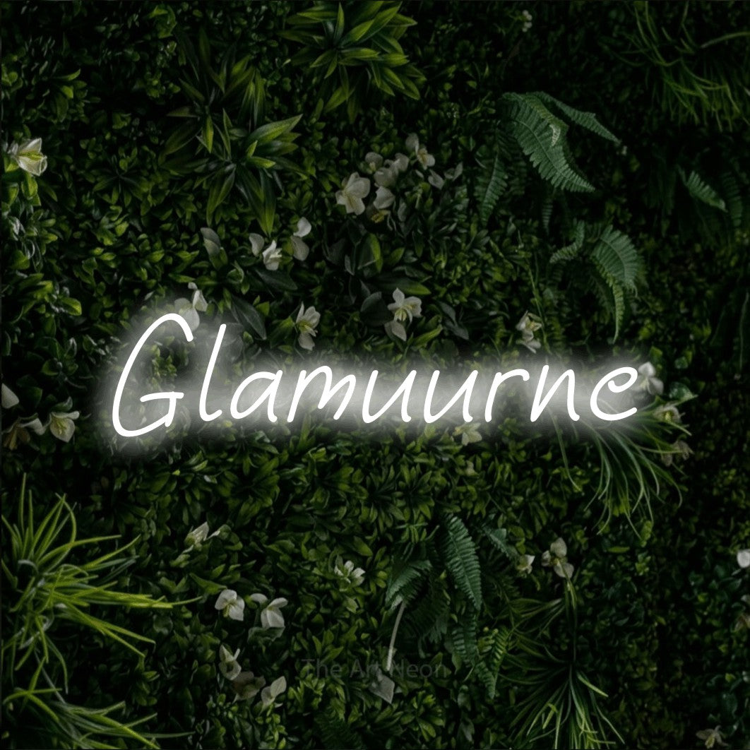 LED neon sign reading “Glamuurne”, arranged in a single line.