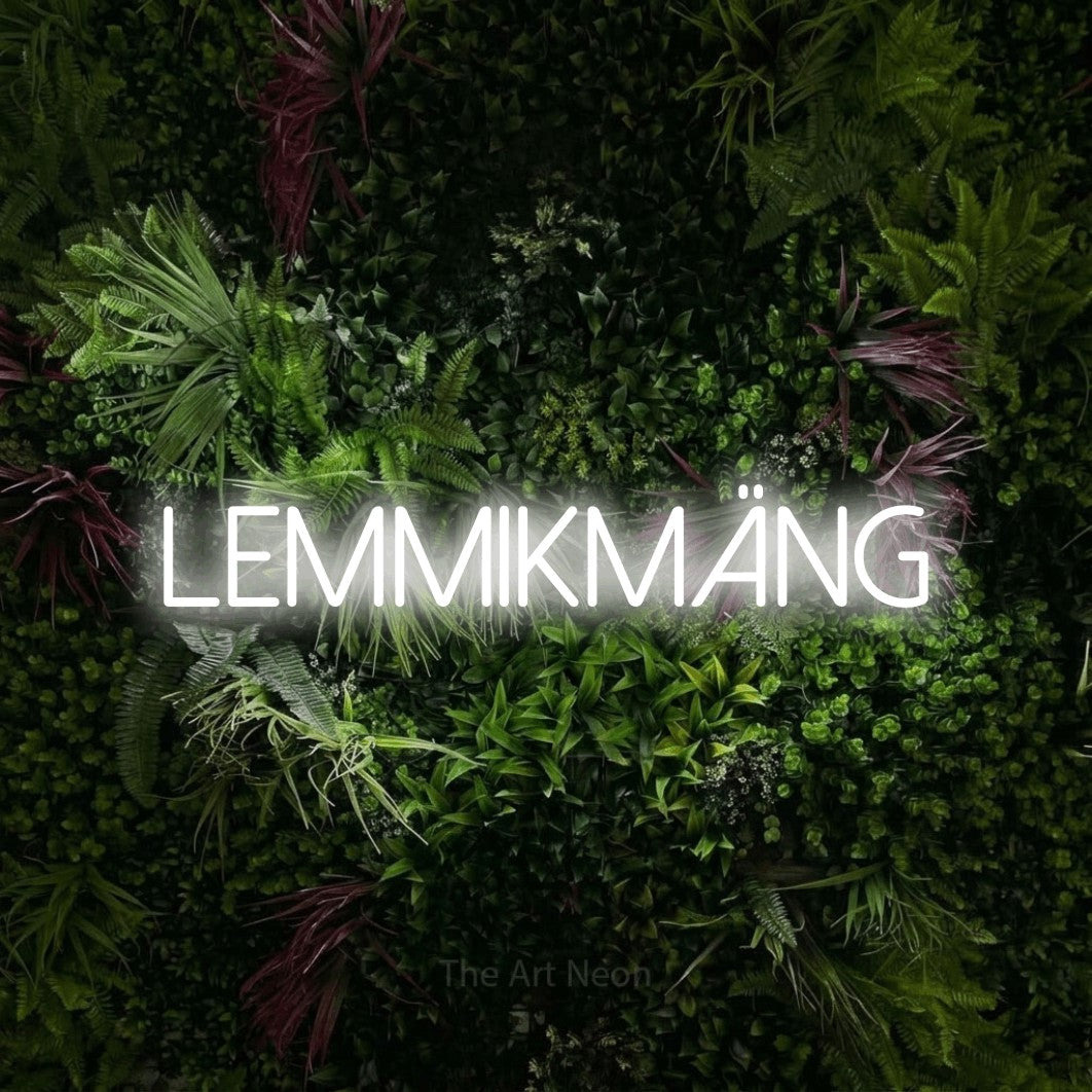 LED neon sign reading “Lemmikmäng”, arranged in a single line.