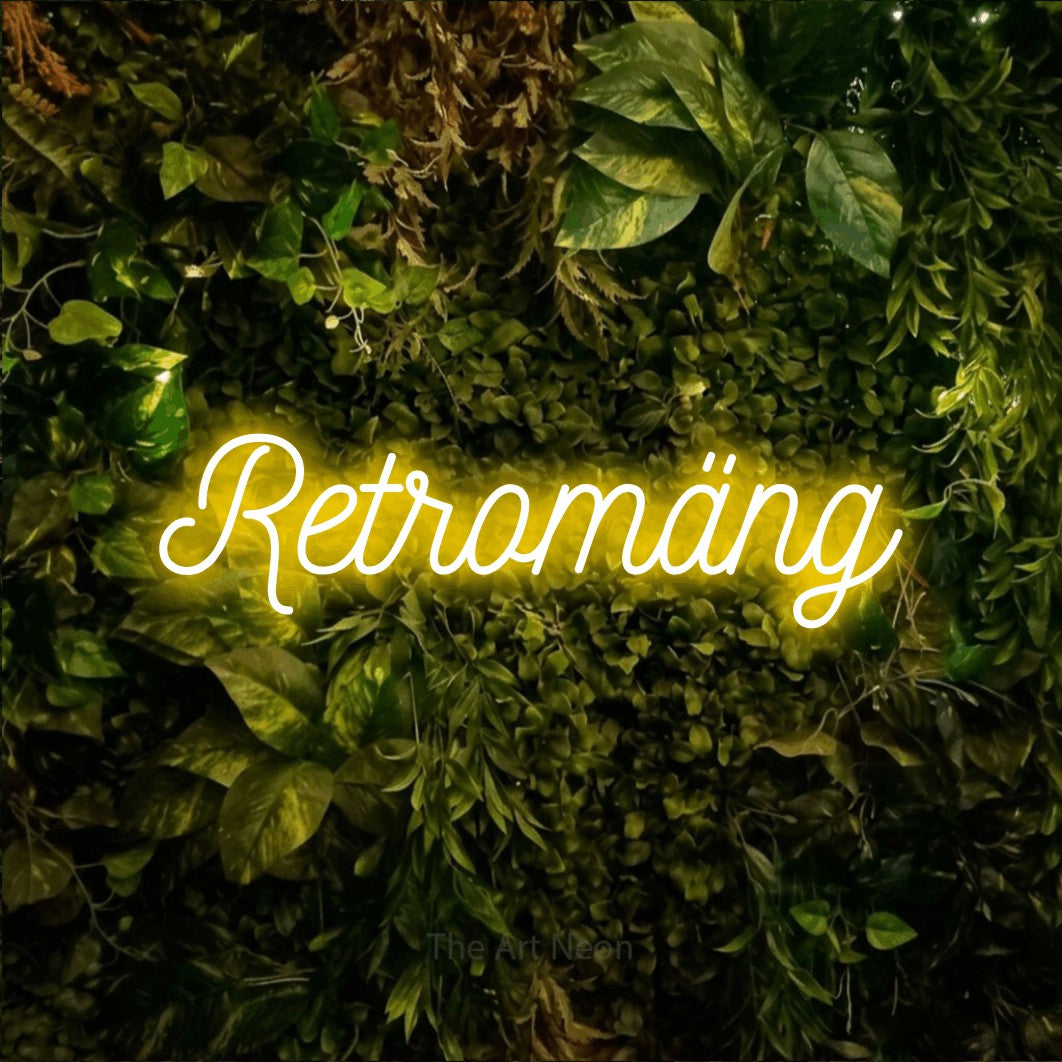 LED neon sign reading “Retromäng”, arranged in a single line.
