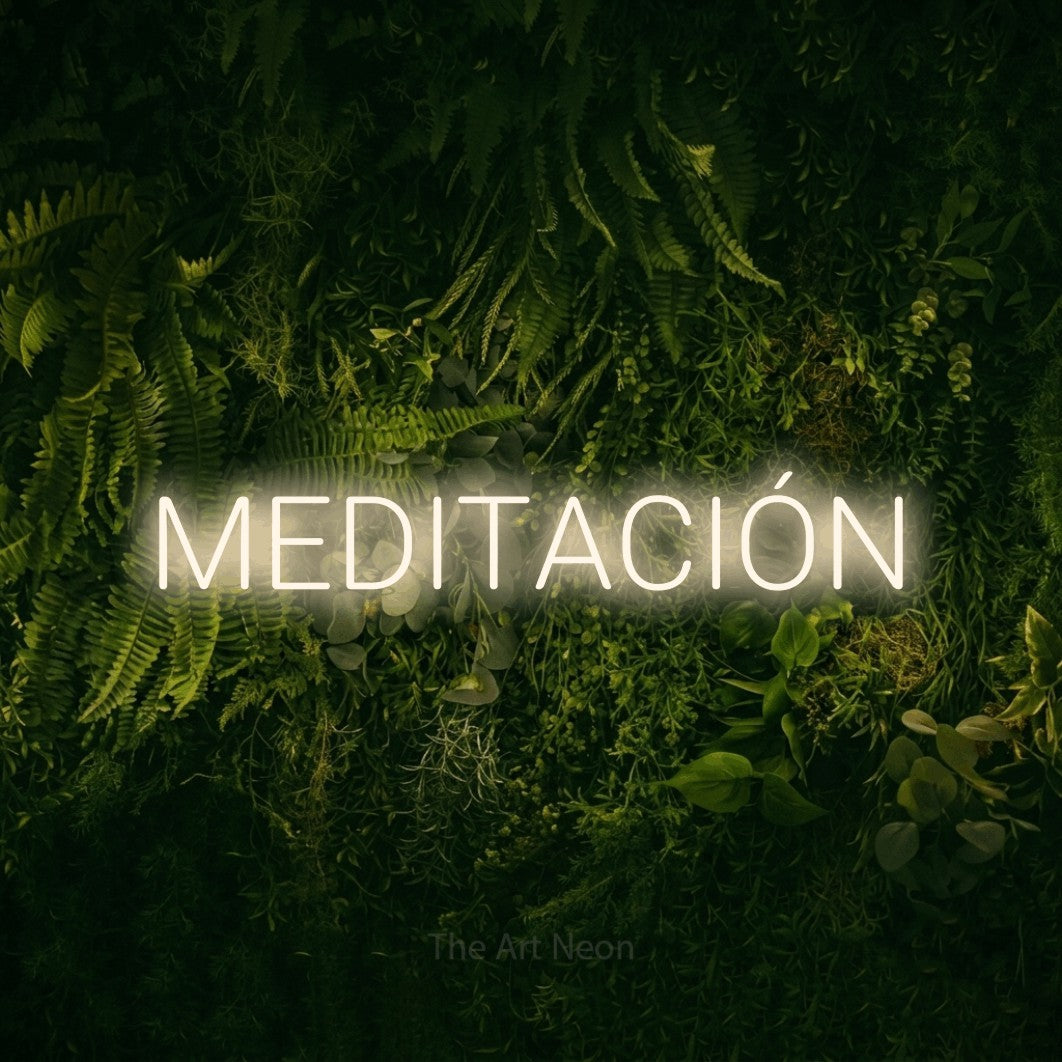 LED neon sign reading “MEDITACIÓN”, arranged in a single line.