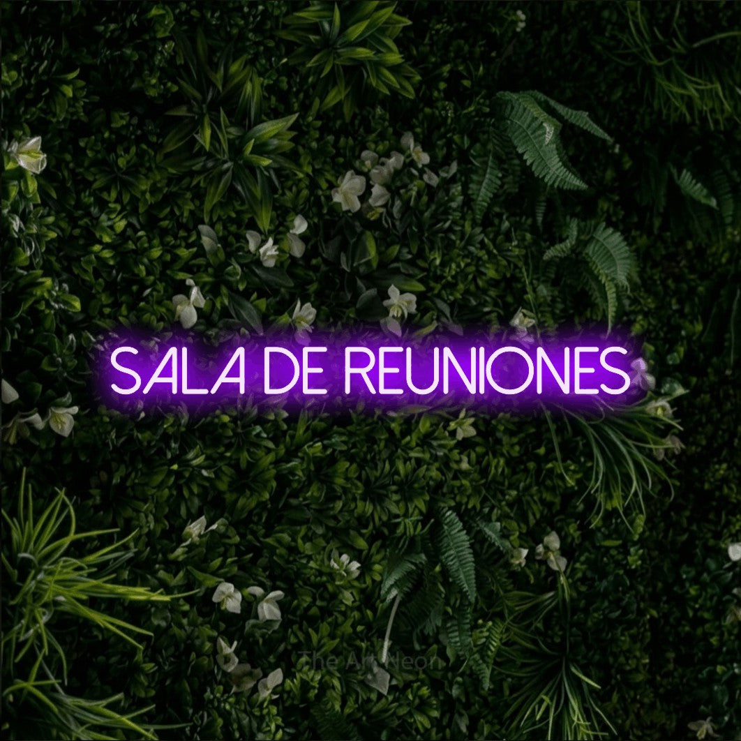 LED neon sign reading “SALA DE REUNIONES”, arranged in a single line.