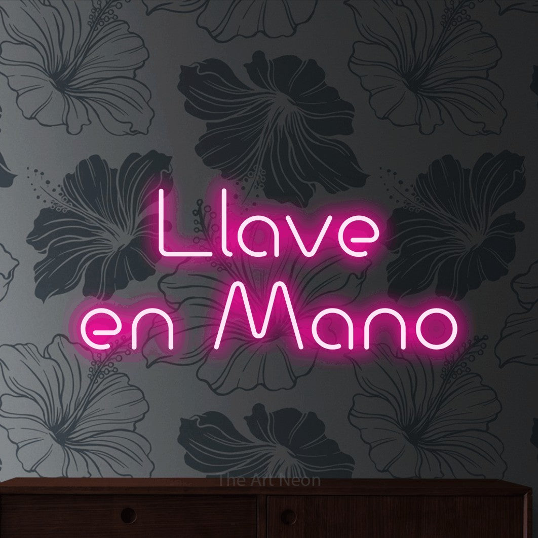 LED neon sign reading “Llave en Mano”, arranged in 2 lines.