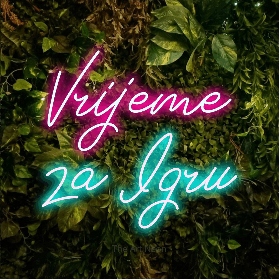 LED neon sign reading “Vrijeme za Igru”, arranged in two lines.
