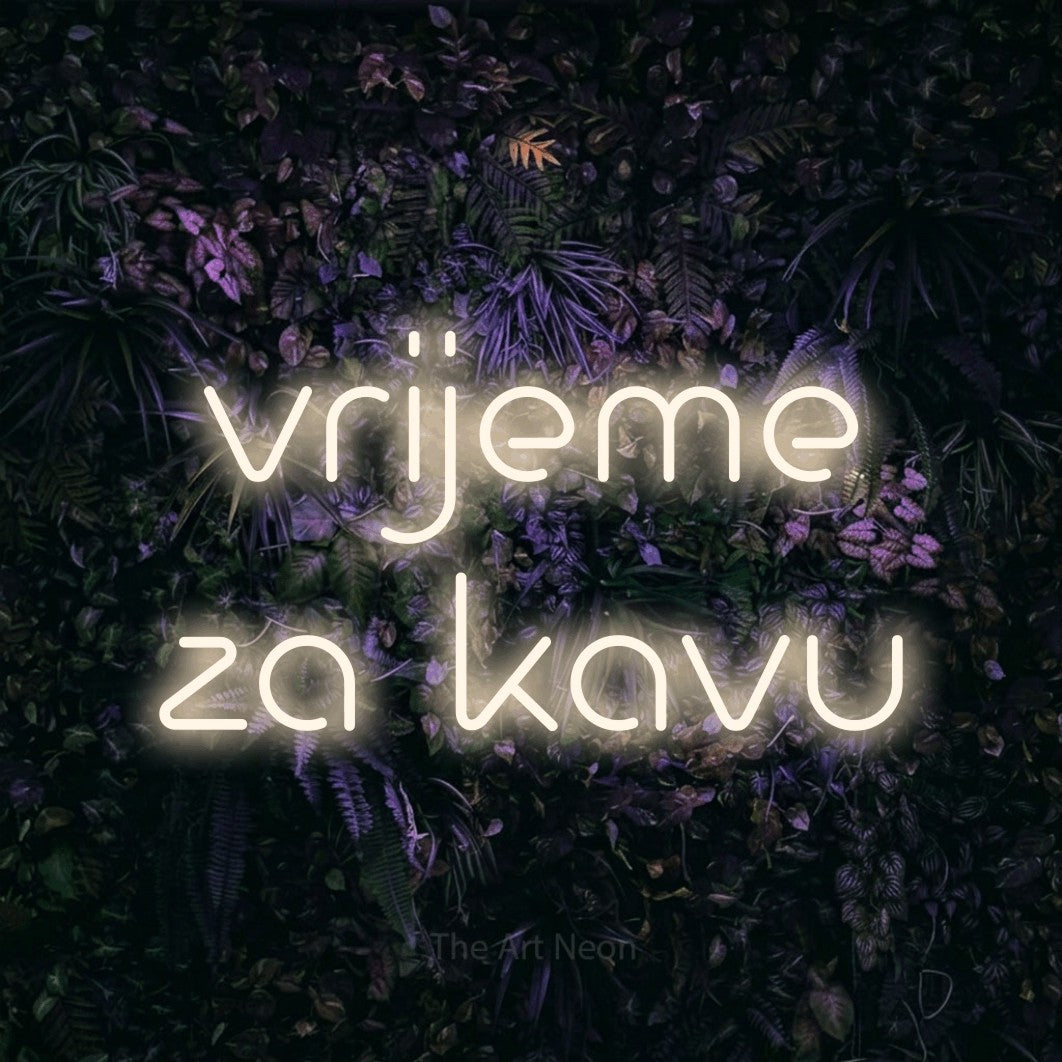 LED neon sign reading “vrijeme za kavu”, arranged in two lines.