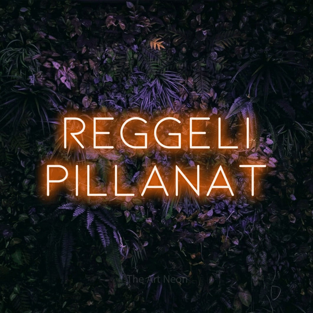 LED neon sign reading “Reggeli Pillanat”, arranged in two lines.