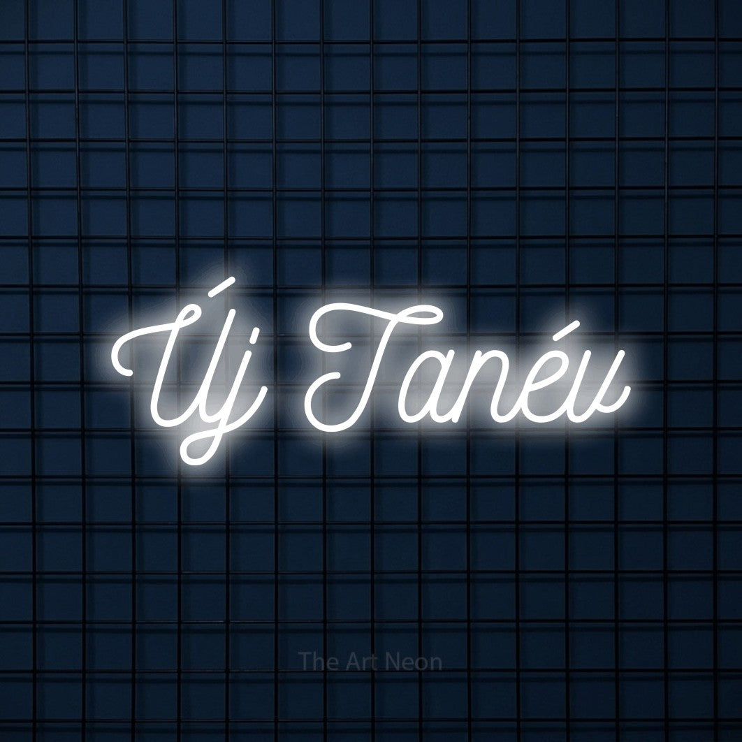 LED neon sign reading “Új Tanév”, arranged in a single line.