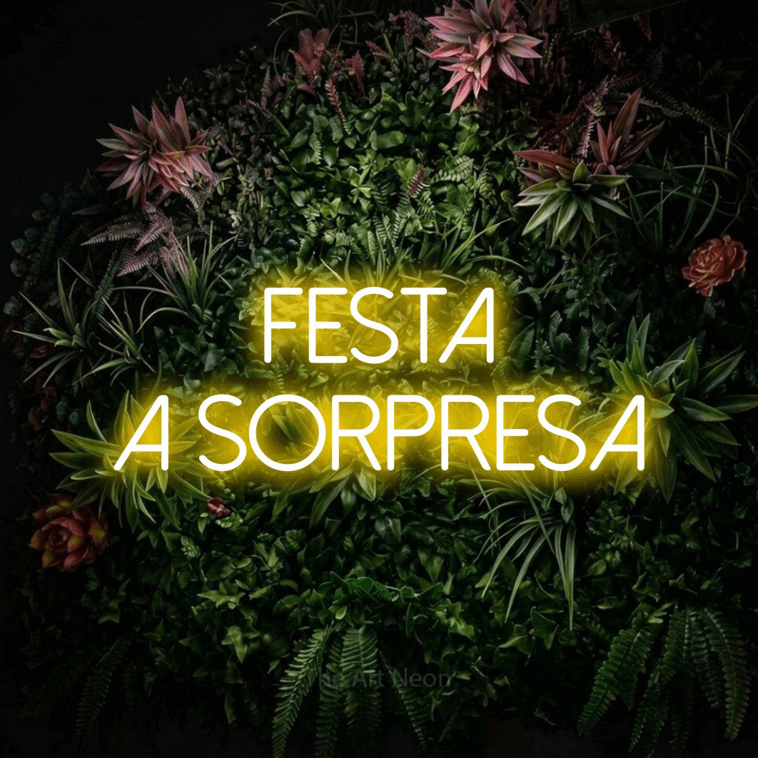 LED neon sign reading “FESTA A SORPRESA”, arranged in 2 lines.