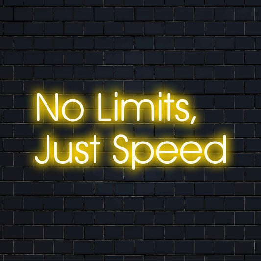 Zářivé neonové nástěnné umění s nápisem „No Limits, Just Speed“ tučně, ideální pro dynamický a energický prostor.