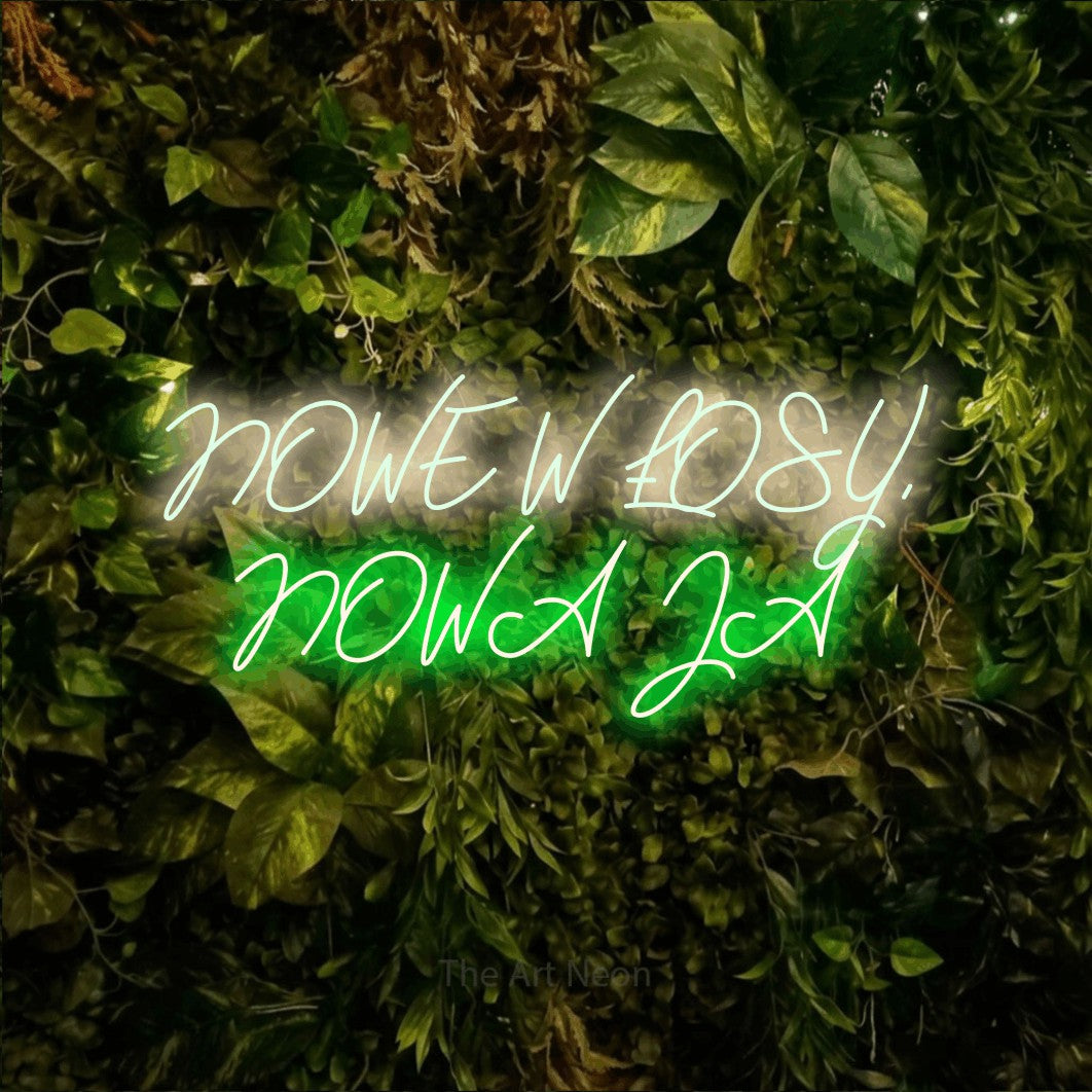 LED neon sign reading “NOWE WŁOSY, NOWA JA”, arranged in two lines.