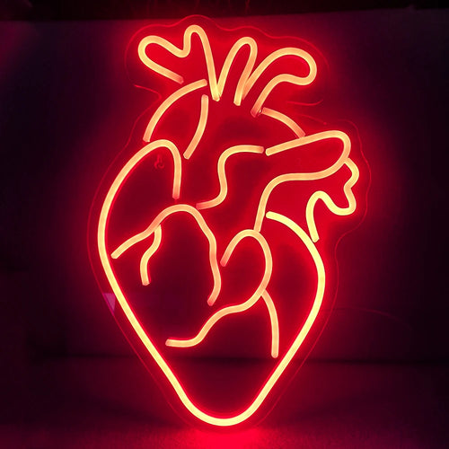 Jasno świecący neon LED w kształcie serca.
