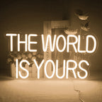 The World Is Yours – LED-neon felirat (5 V USB)