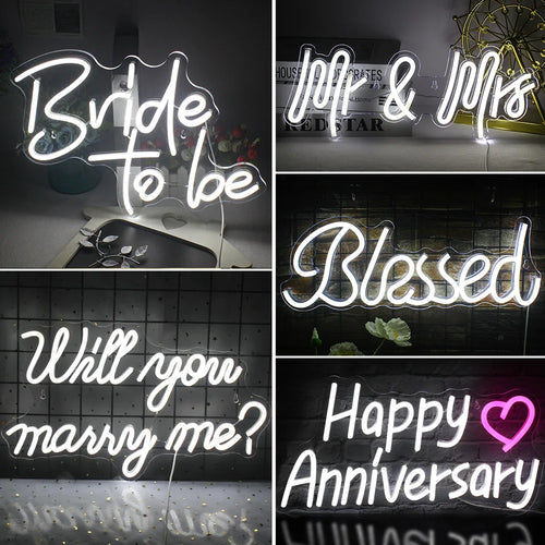 "Elegáns, esküvői dekorációra tervezett LED-es neonreklám, amelyen a "Happily Ever After" kifejezés gyönyörű kurzív betűtípussal látható.