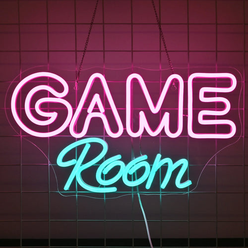 Na zdjęciu widoczny jest żywy neon LED z napisem „Game Room”.