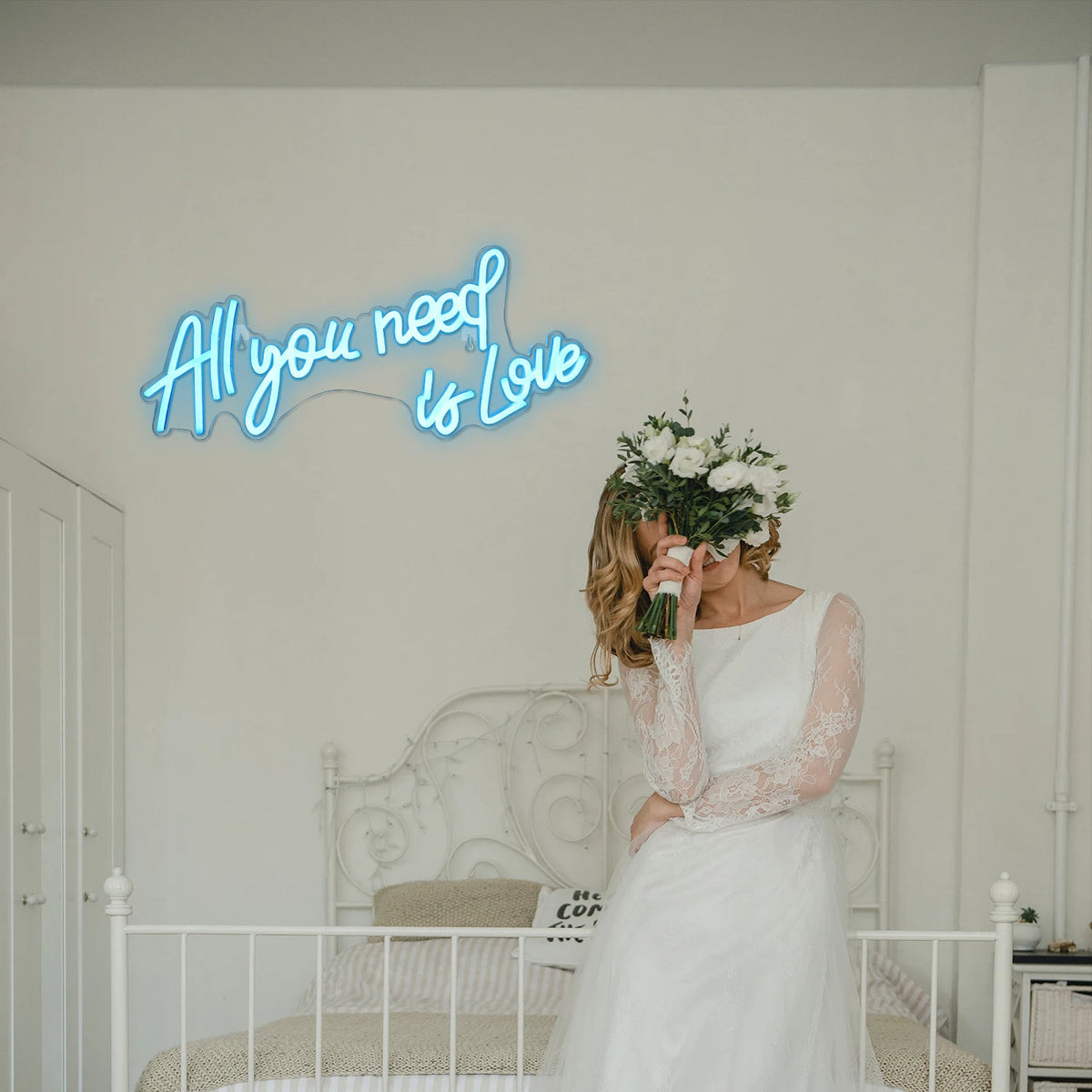 All You Need Is Love 5V USB LED Leuchtschild - Preisgünstig
