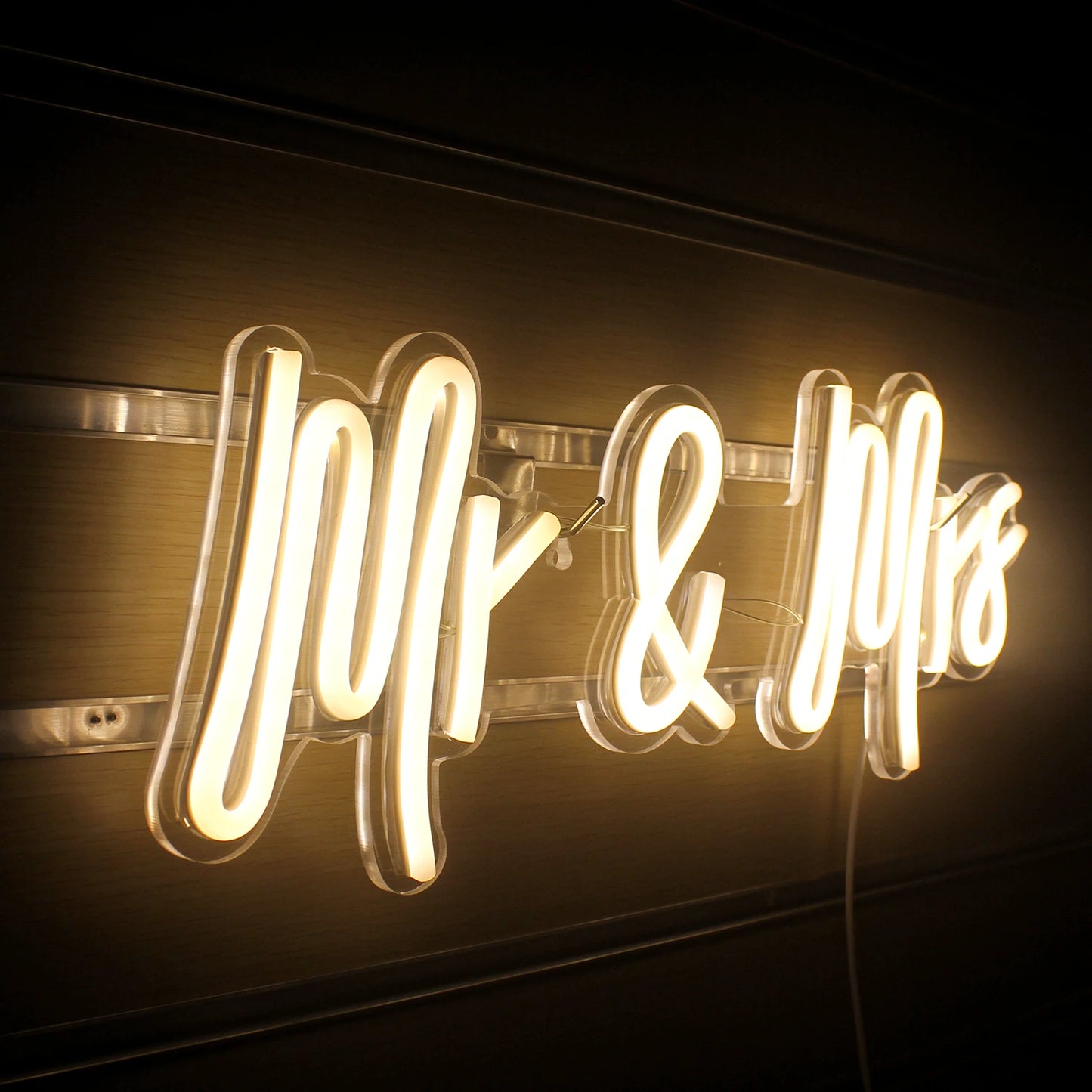 Mr & Mrs 5V Mini USB LED Neon Sign - Budget Friendly