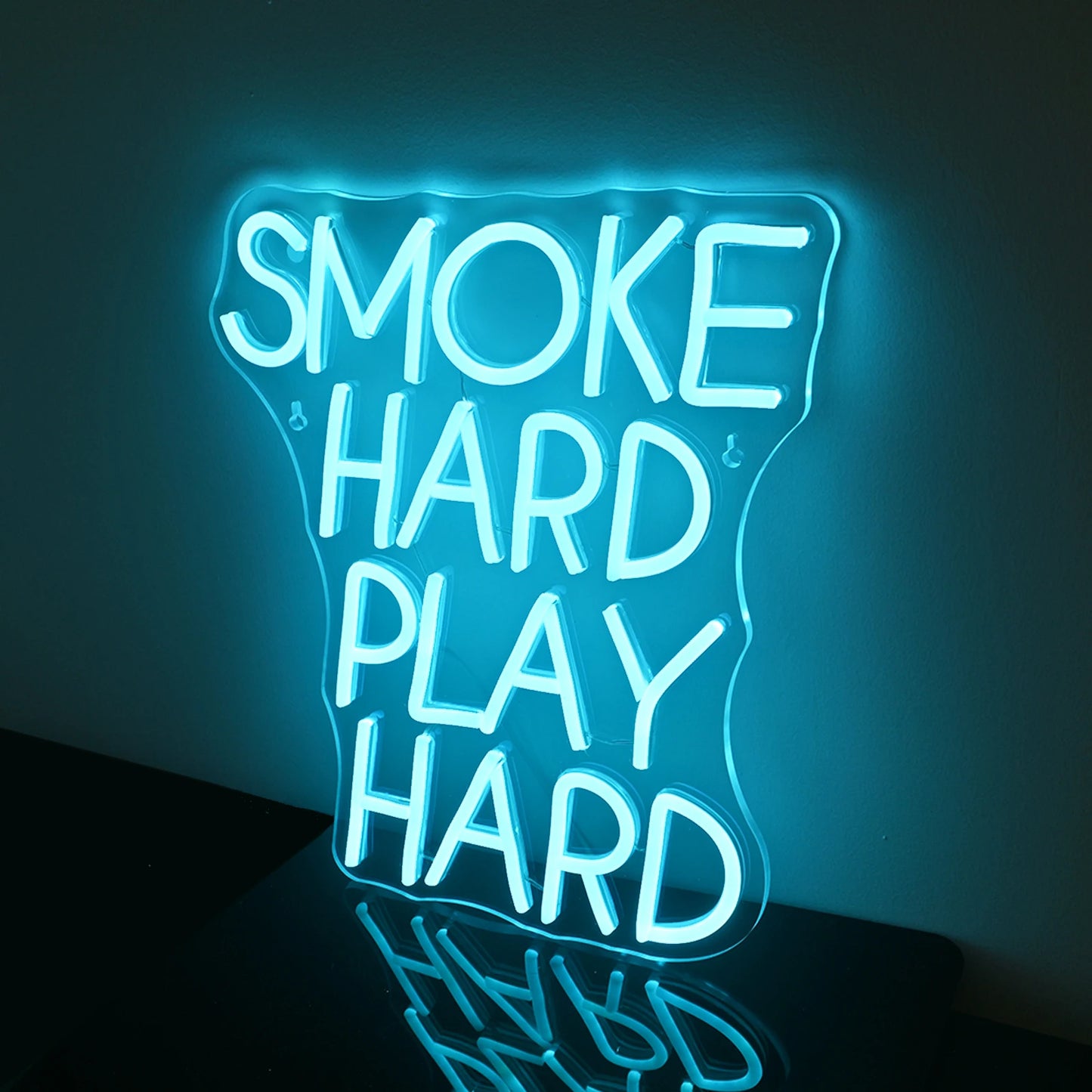 Smoke Hard Play Hard 5V USB LED Neonskilt - Prisvenligt