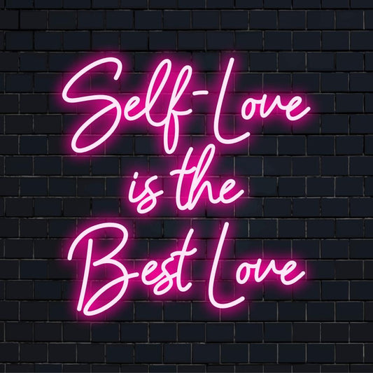 Insegna al neon a LED personalizzata con la scritta Self-Love Is The Best Love in un elegante carattere tipografico, perfetta per valorizzare qualsiasi spazio personale.