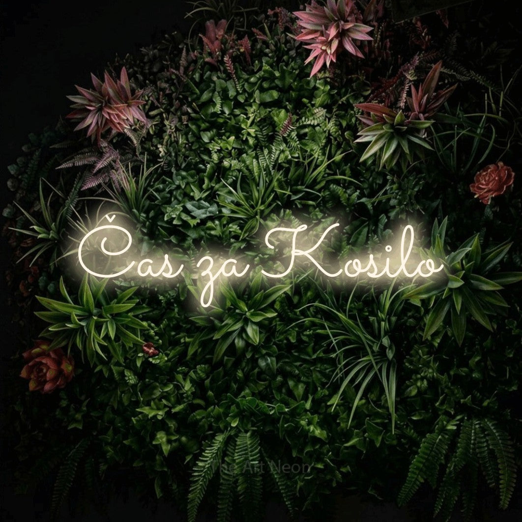 LED neon sign reading “Čas za Kosilo”, arranged in a single line.