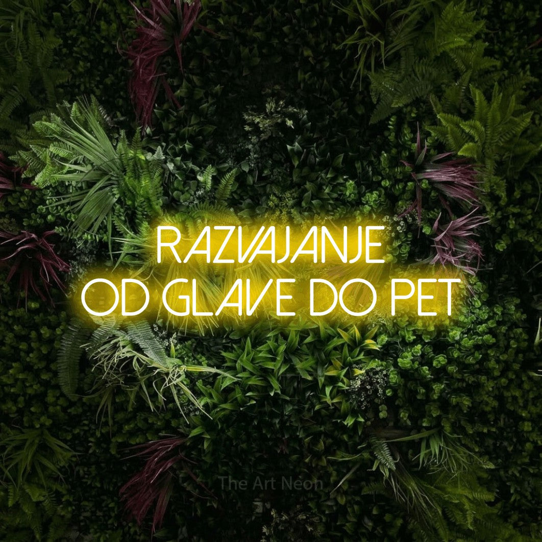 LED neon sign reading “RAZVAJANJE od Glave do Pet”, arranged in two lines.