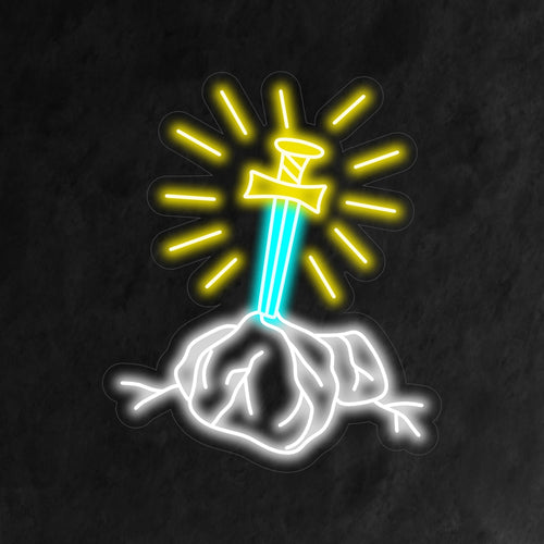 "Sword in the Stone Neon Sign" er en mytisk og fortryllende tilføjelse til dit fantasy-tema interiør. Et neonlys, der fanger det legendariske billede af et sværd i stenen.