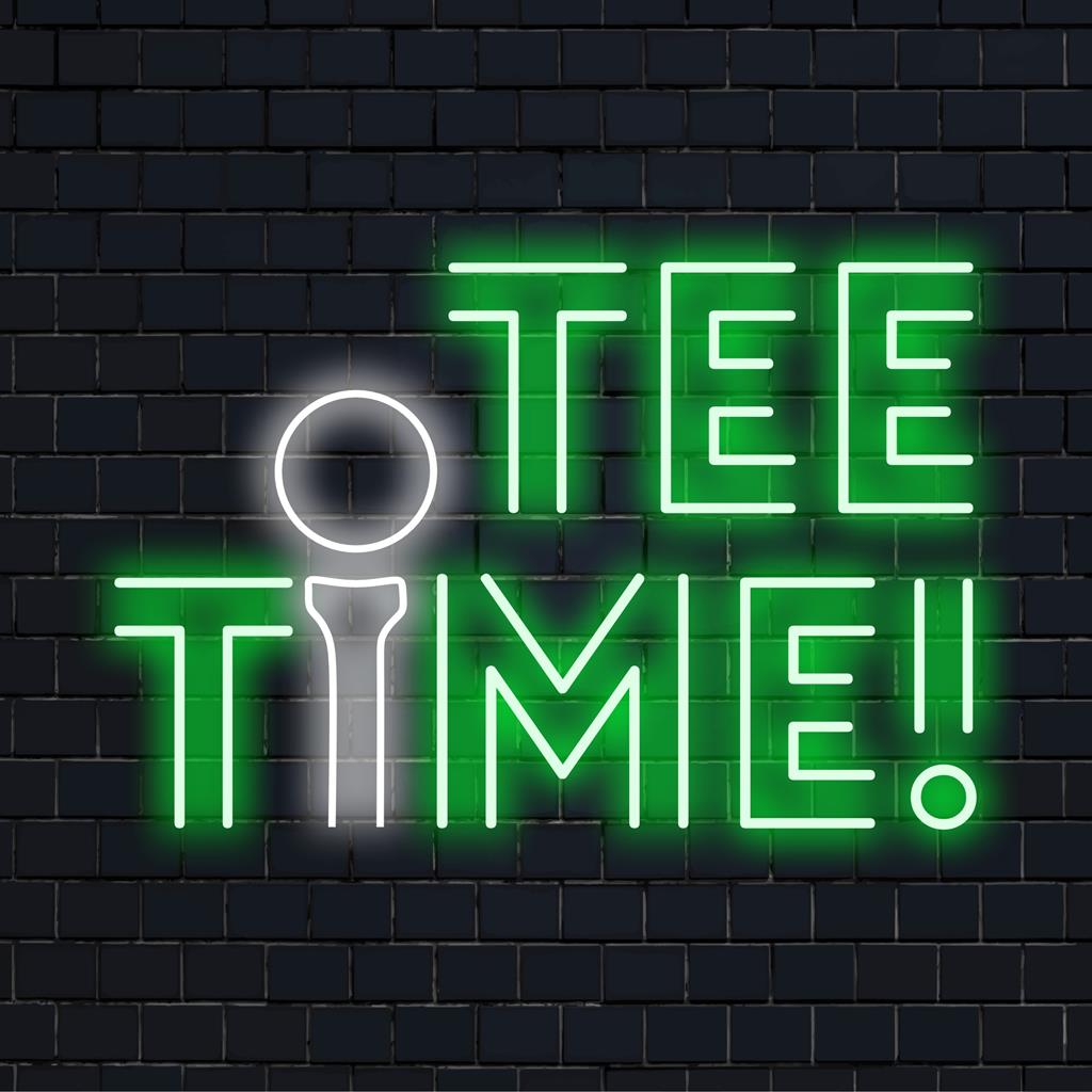 Logo lumineux indiquant Tee Time! en néon LED vibrant ; idéal pour une décoration murale personnalisée ou une décoration lumineuse au néon personnalisée.