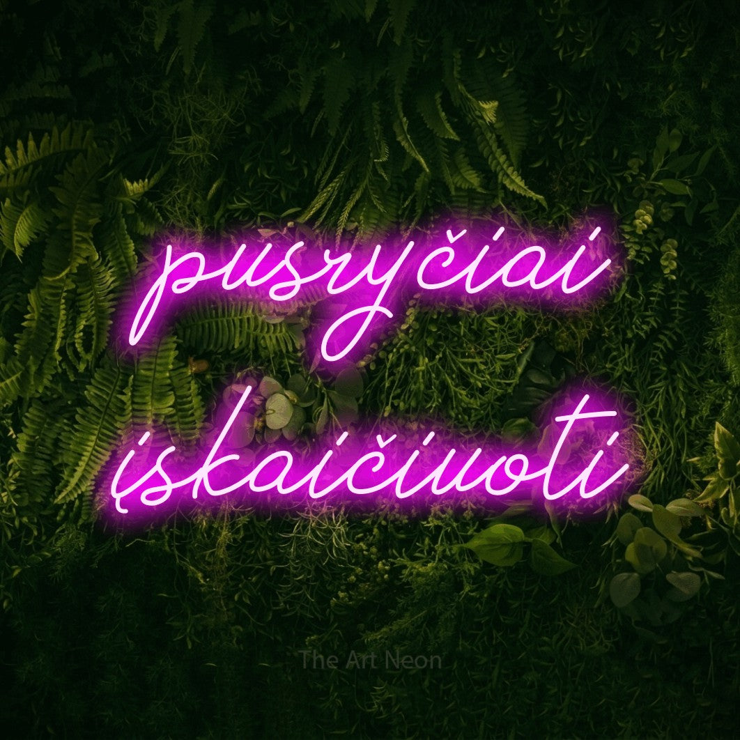 LED neon sign reading “pusryčiai įskaičiuoti”, arranged in two lines.
